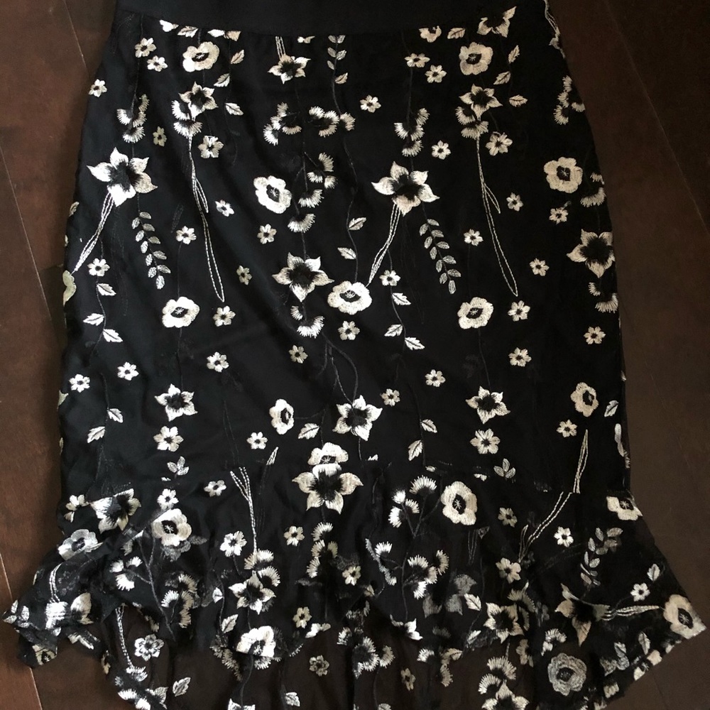 Thalia embroidered skirt